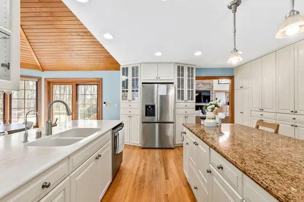 $994,500 | 150 Bunker Hill Drive, Brookfield, WI 53005