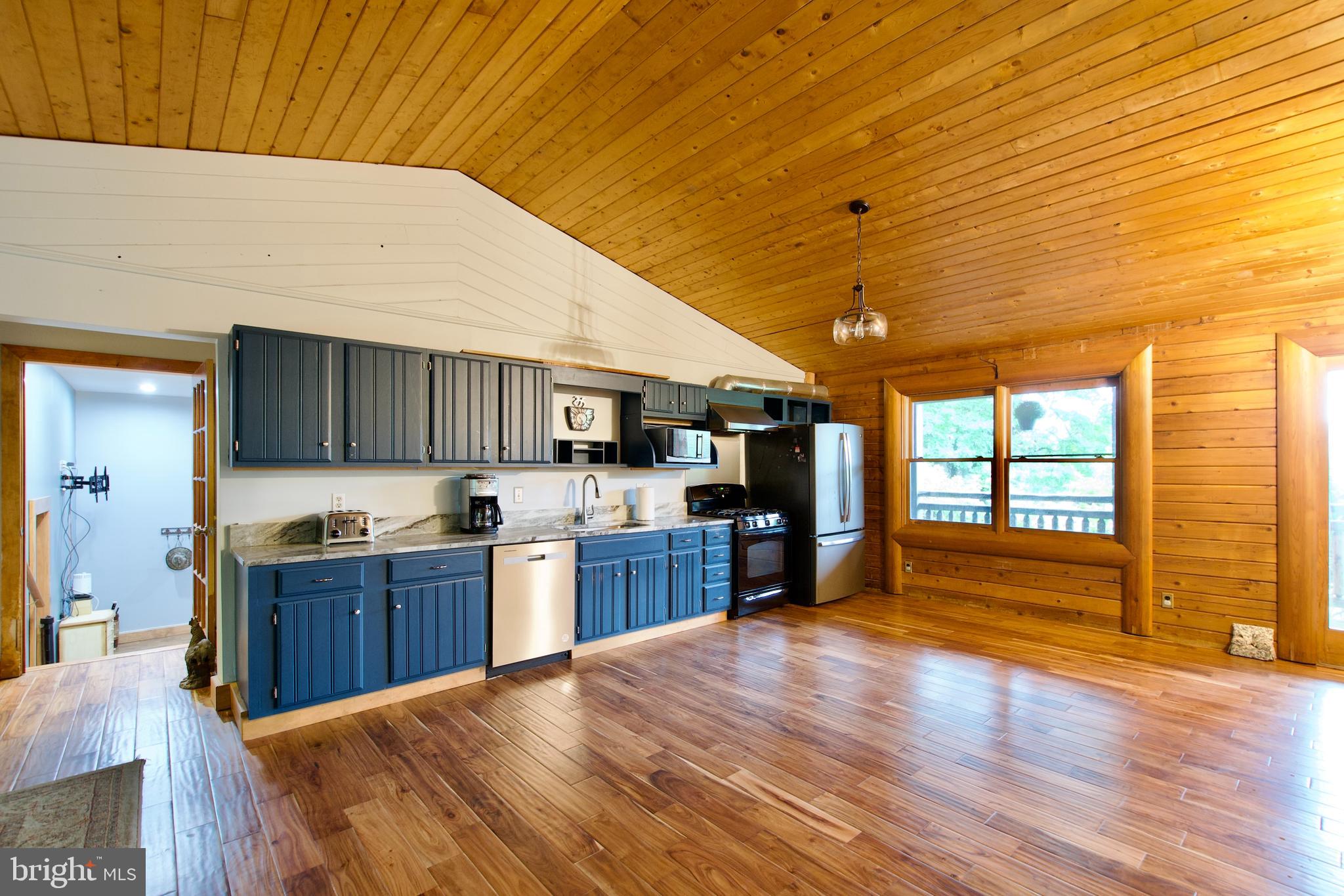 15301 Poplar Hill Road Accokeek, MD 20607 - Photo 7 of 88 Kitchen facing the porch