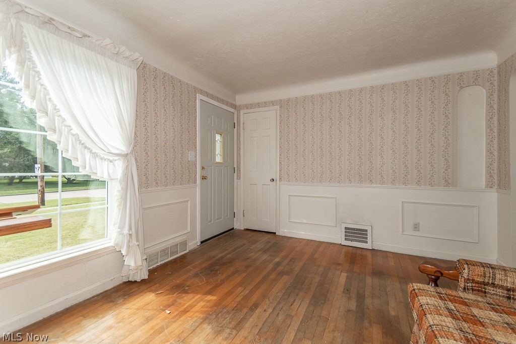 839 Lander Road Cleveland, OH 44143 - Photo 8 of 19