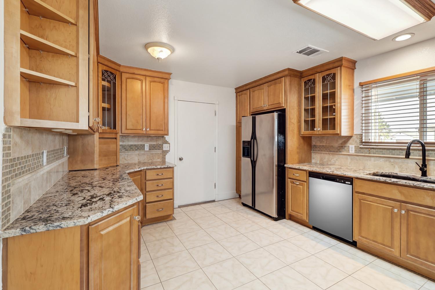 4300 Dry Creek Road Sacramento, CA 95838 - Photo 11 of 53