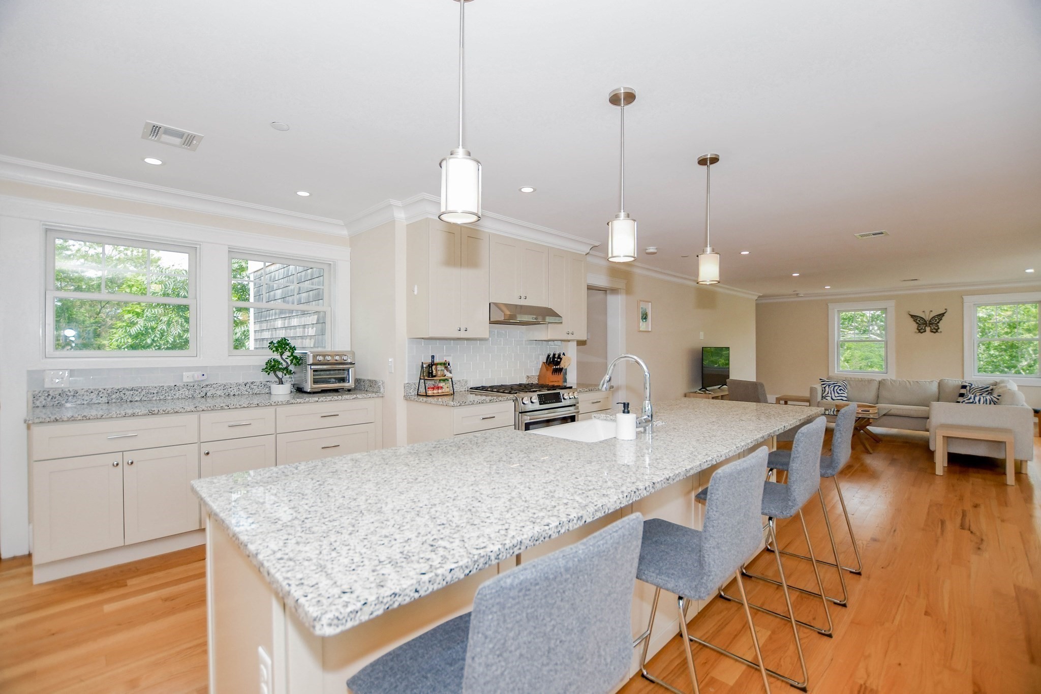 324 Front Street, Unit 4 Marion, MA 02738 - Photo 4 of 42 Gallery Image 4