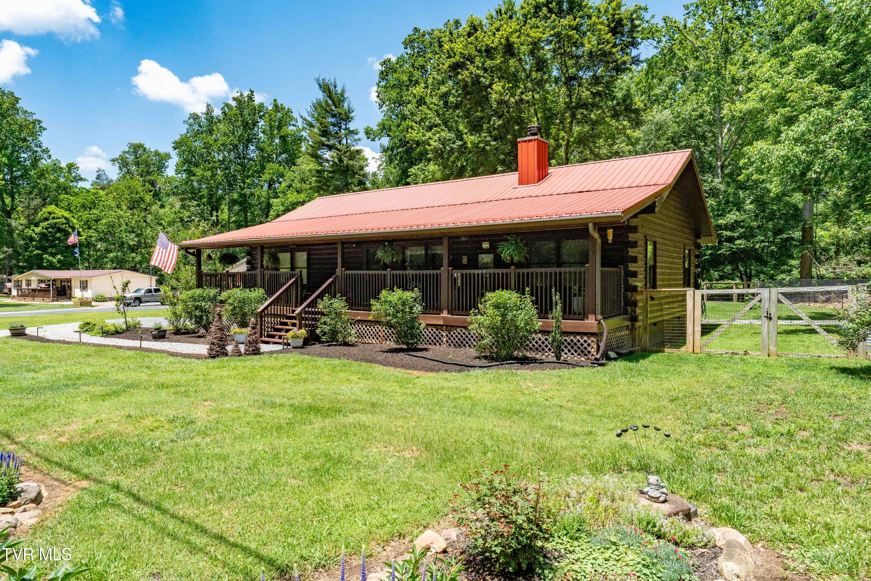 135 Grindstaff Hollow Road Elizabethton, TN 37643 - Photo 6 of 116 135 Grindstaff Hollow (27 of 83)