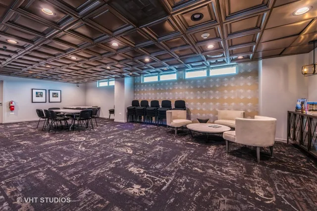 $2,300 | 77 South Evergreen Avenue, Unit 507, Arlington Heights, IL 60005