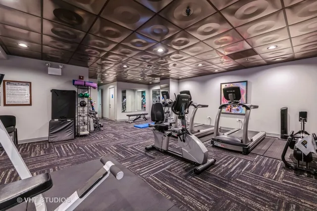 $2,300 | 77 South Evergreen Avenue, Unit 507, Arlington Heights, IL 60005