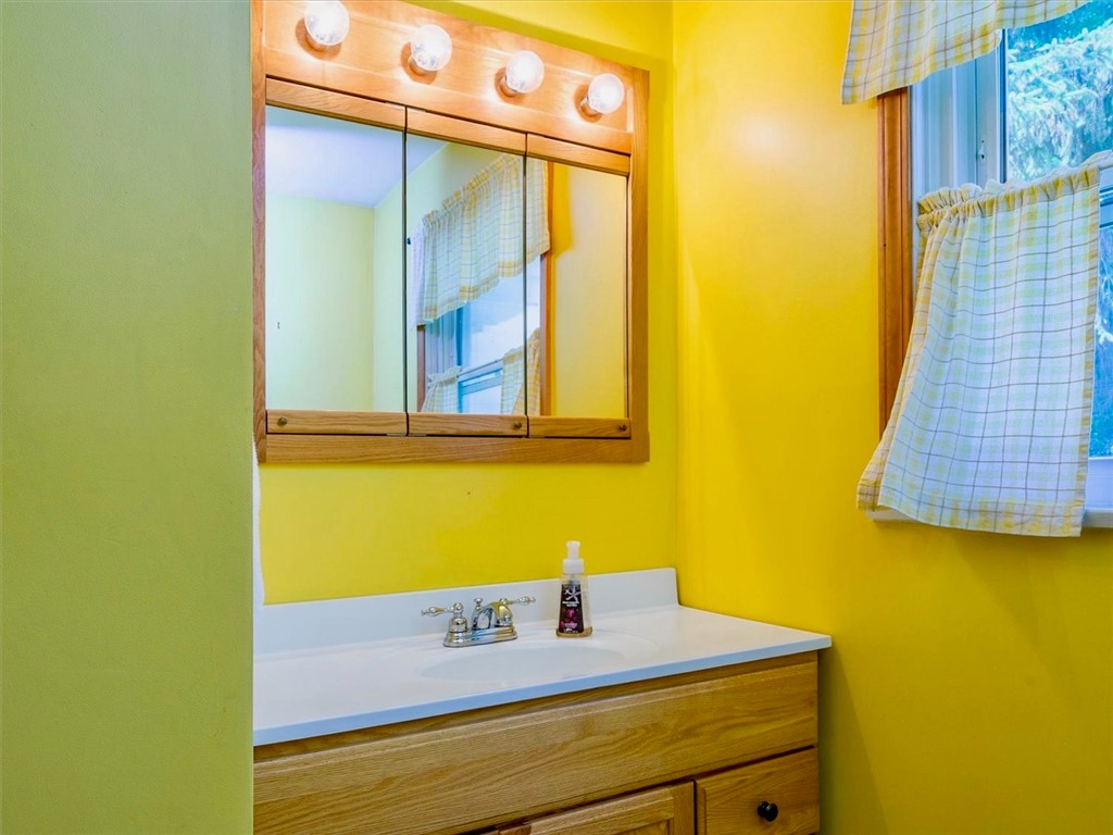 789 Gravel Road Webster, NY 14580 - Photo 20 of 39 Full Bathroom