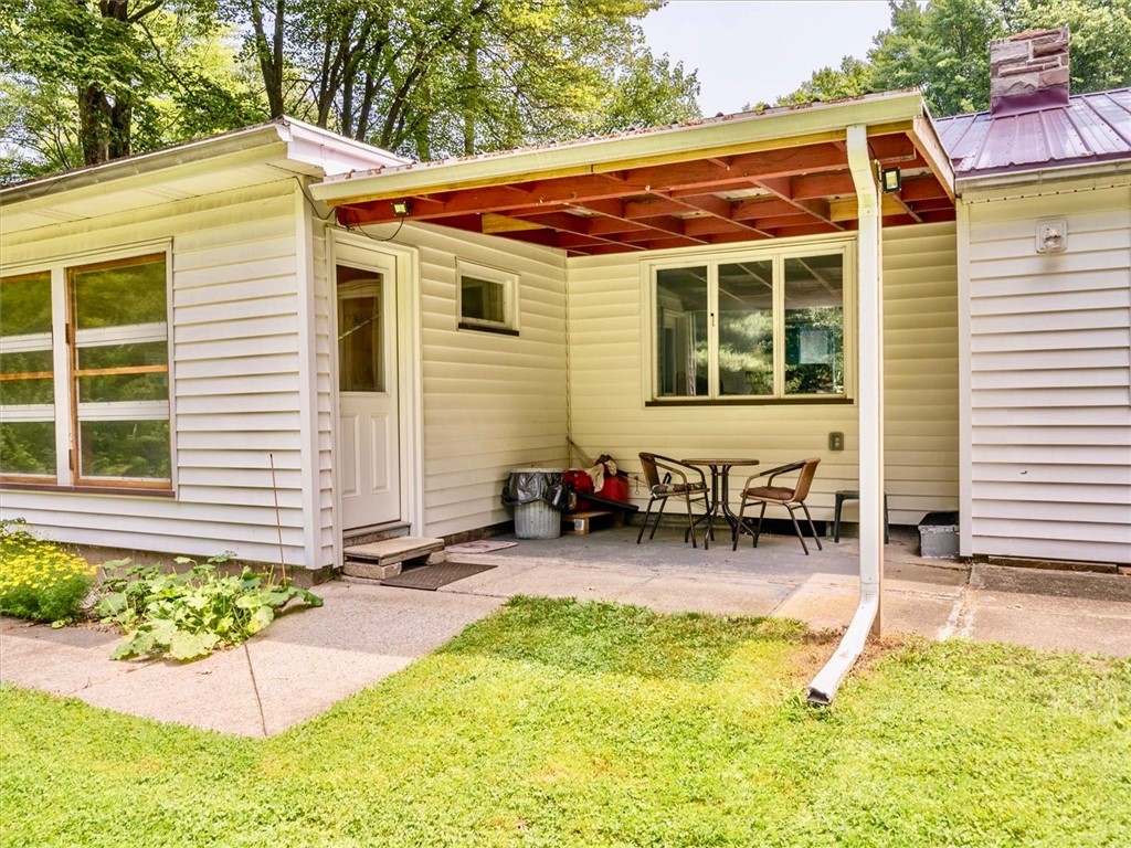 789 Gravel Road Webster, NY 14580 - Photo 30 of 39 Covered Patio
