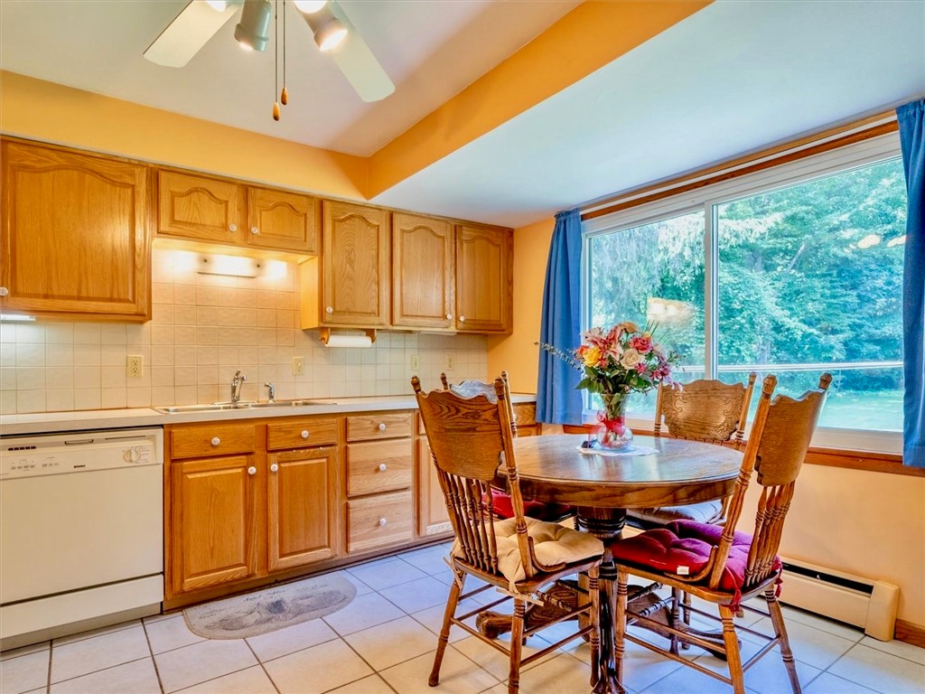 789 Gravel Road Webster, NY 14580 - Photo 6 of 39