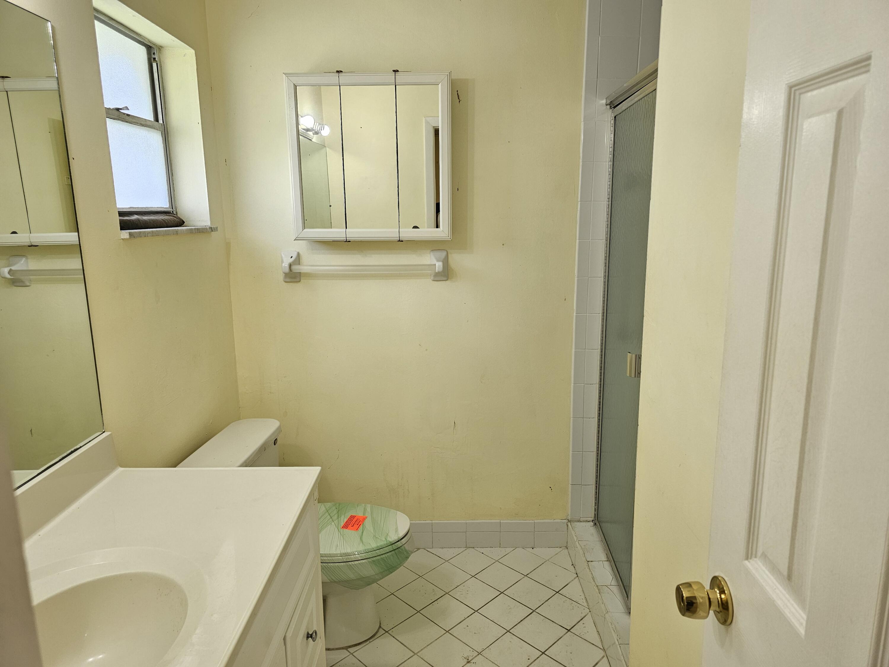 903 Southwest 6th Avenue Boynton Beach, FL 33426 - Photo 15 of 18 Bathroom 1