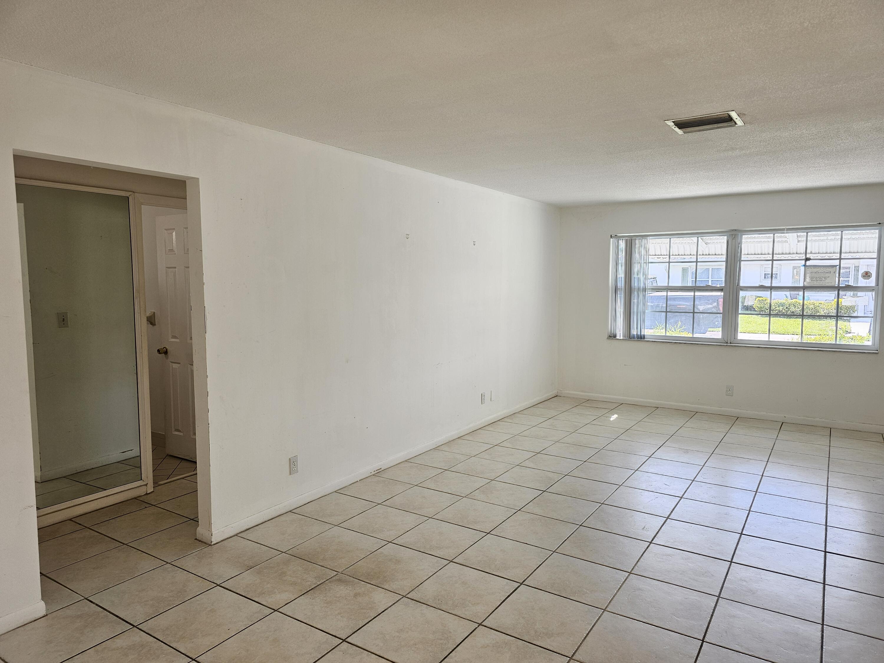 903 Southwest 6th Avenue Boynton Beach, FL 33426 - Photo 4 of 18 Living Room (2)