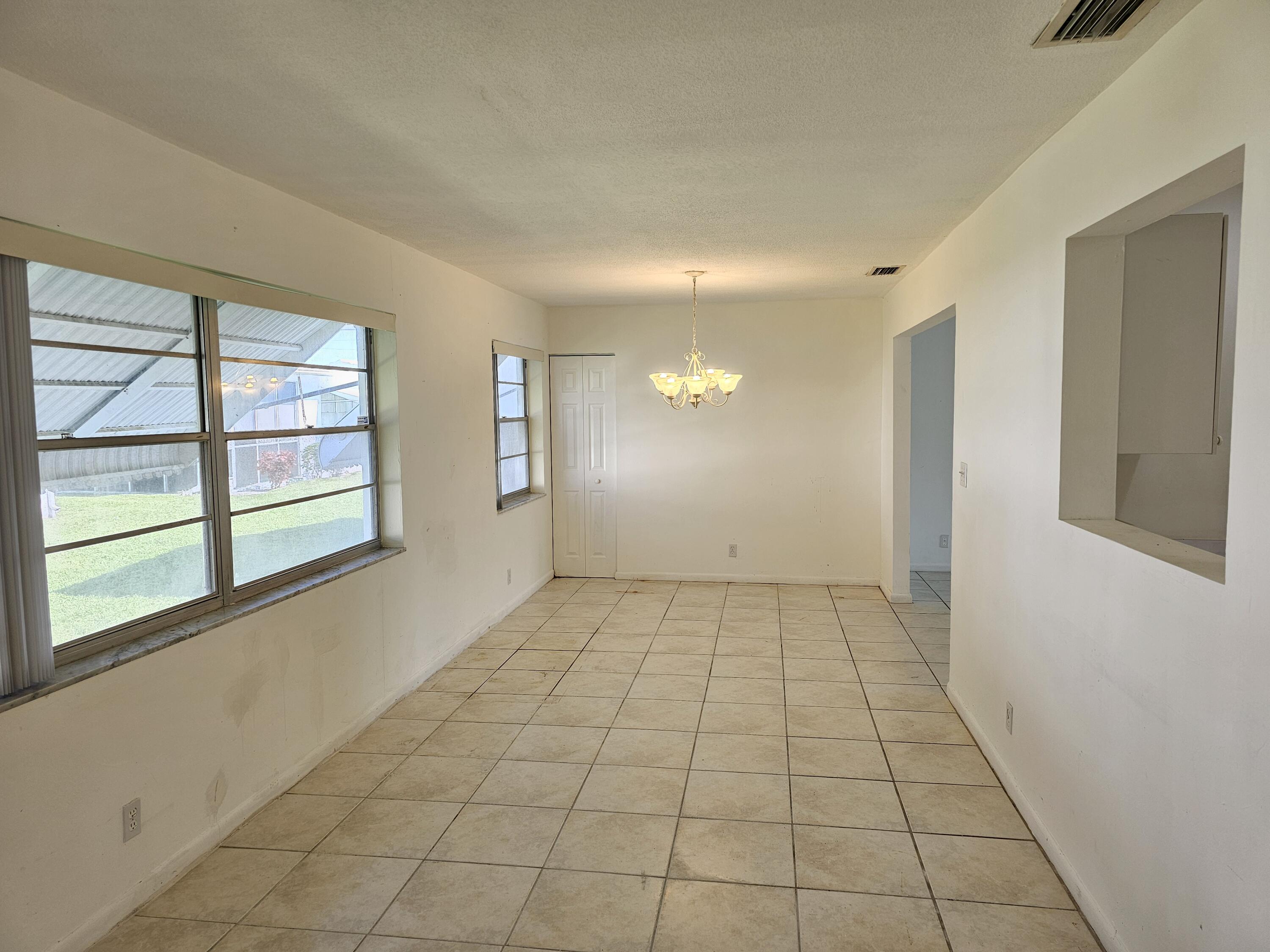 903 Southwest 6th Avenue Boynton Beach, FL 33426 - Photo 7 of 18 Family - Dining