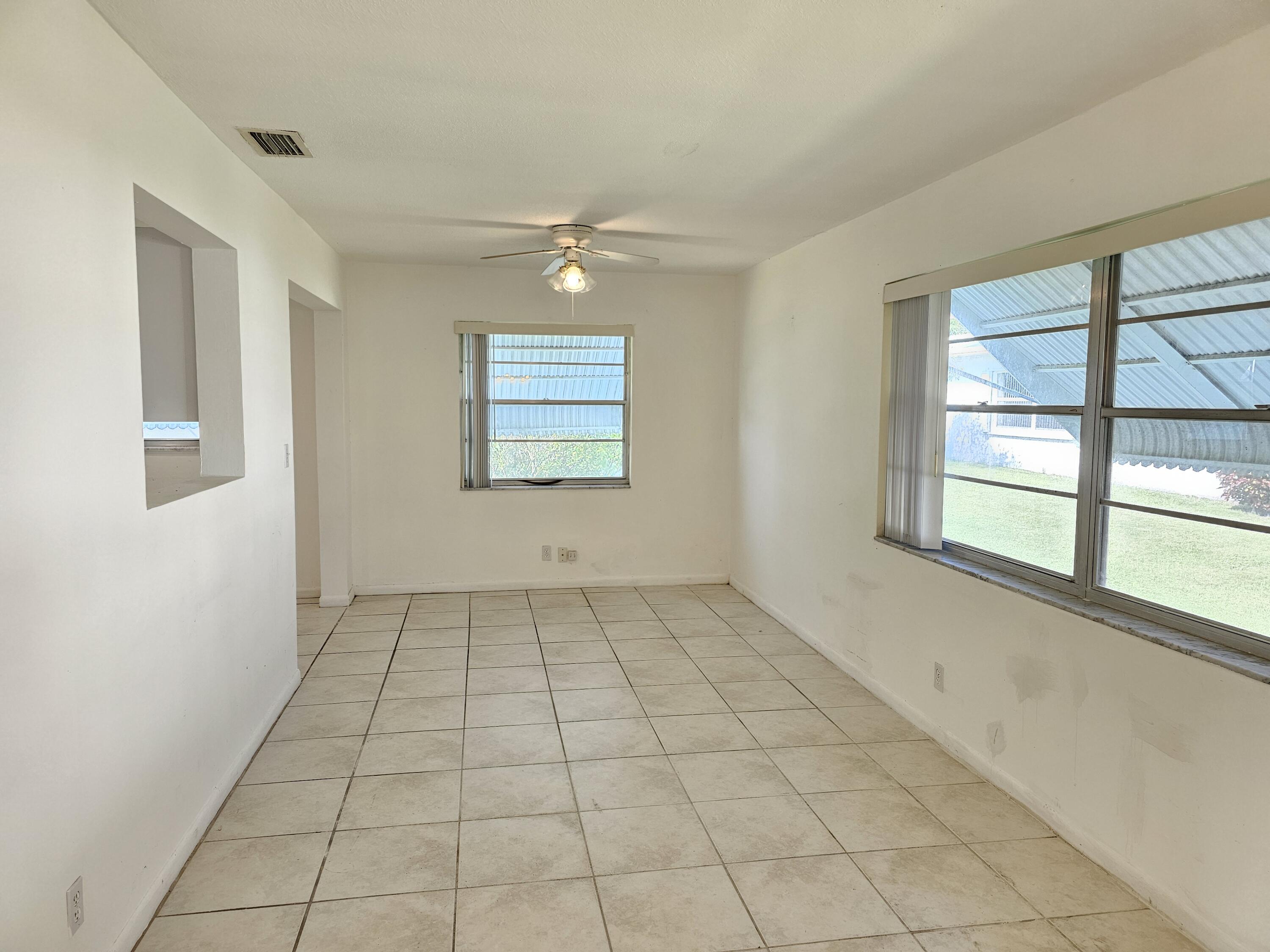 903 Southwest 6th Avenue Boynton Beach, FL 33426 - Photo 8 of 18 Family Room