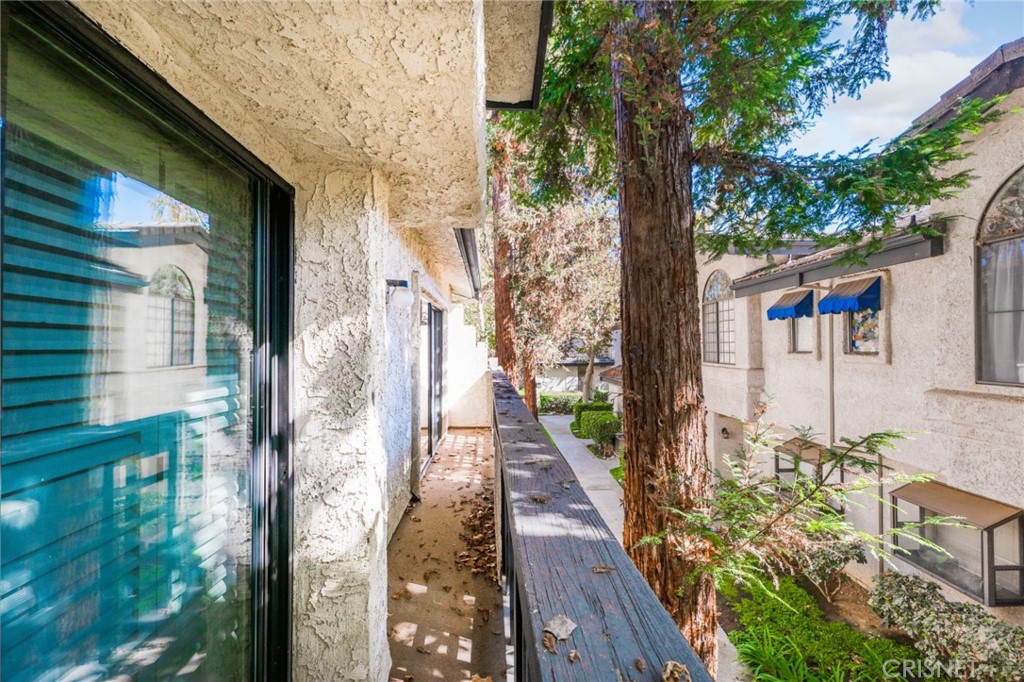 5712 Skyview Way, Unit A Agoura Hills, CA 91301 - Photo 29 of 31 a porch with seating space
