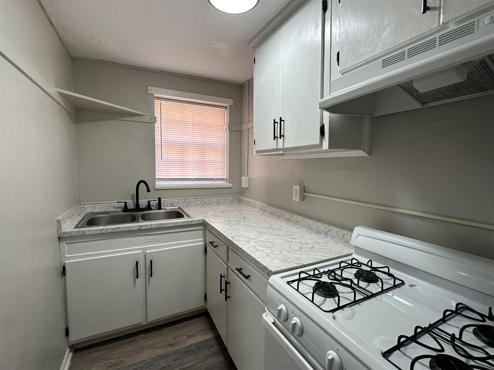 1716 Grandin Road Southwest, Unit 1 Roanoke, VA 24015 - Photo 3 of 6 IMG_4522