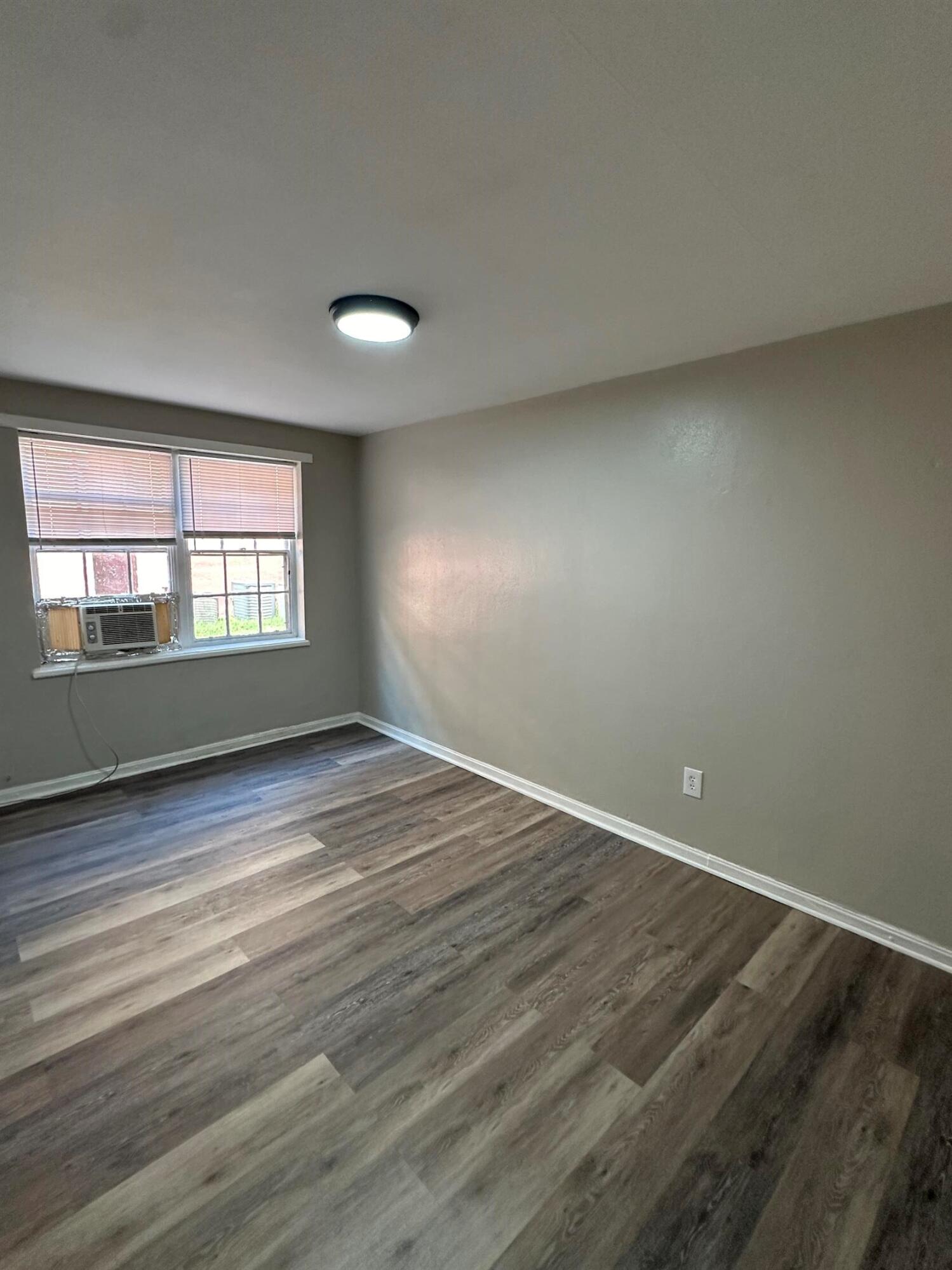 1716 Grandin Road Southwest, Unit 1 Roanoke, VA 24015 - Photo 5 of 6 IMG_4524