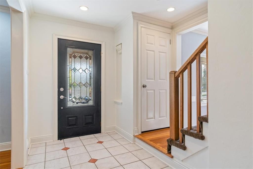 201 Dorseyville Road Pittsburgh, PA 15215 - Photo 3 of 40 a view of an entryway with front door