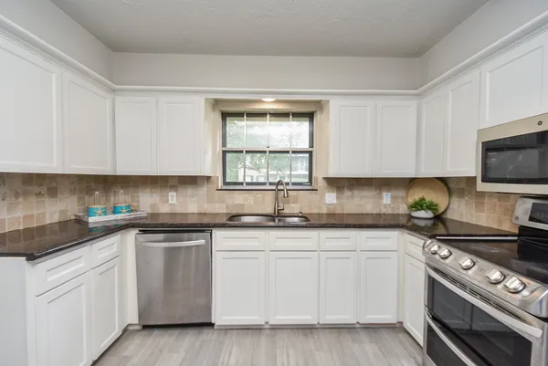 $2,685 | 1723 Big Horn Drive, Houston, TX 77090
