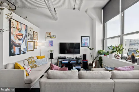 $550,000 | 2200-28 Arch Street, Unit 804, Philadelphia, PA 19103