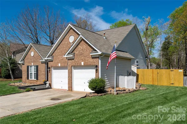 $420,000 | 9122 Swallowtail Lane, Charlotte, NC 28269