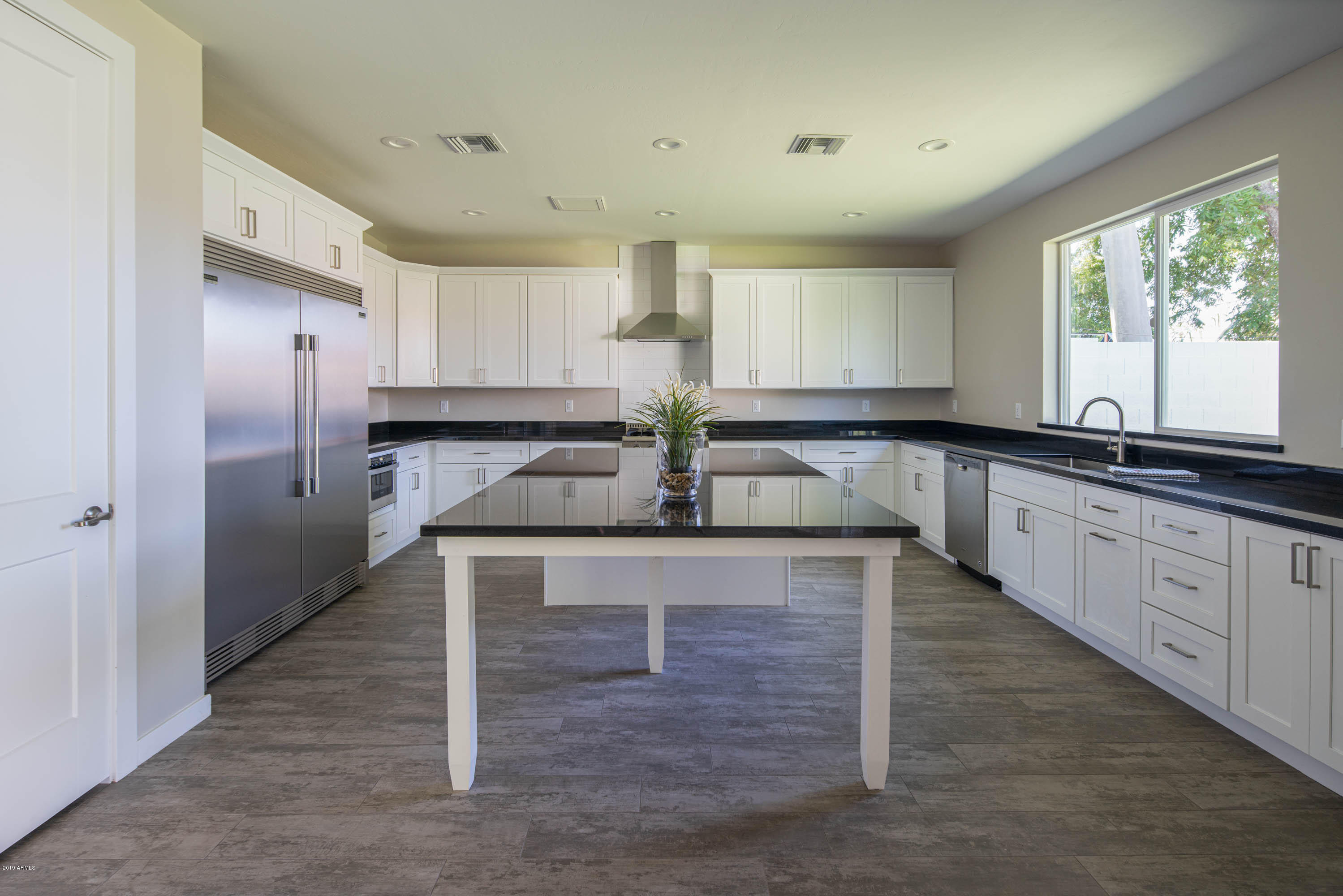 4322 East Cheery Lynn Road Phoenix, AZ 85018 - Photo 2 of 28 ecl-6