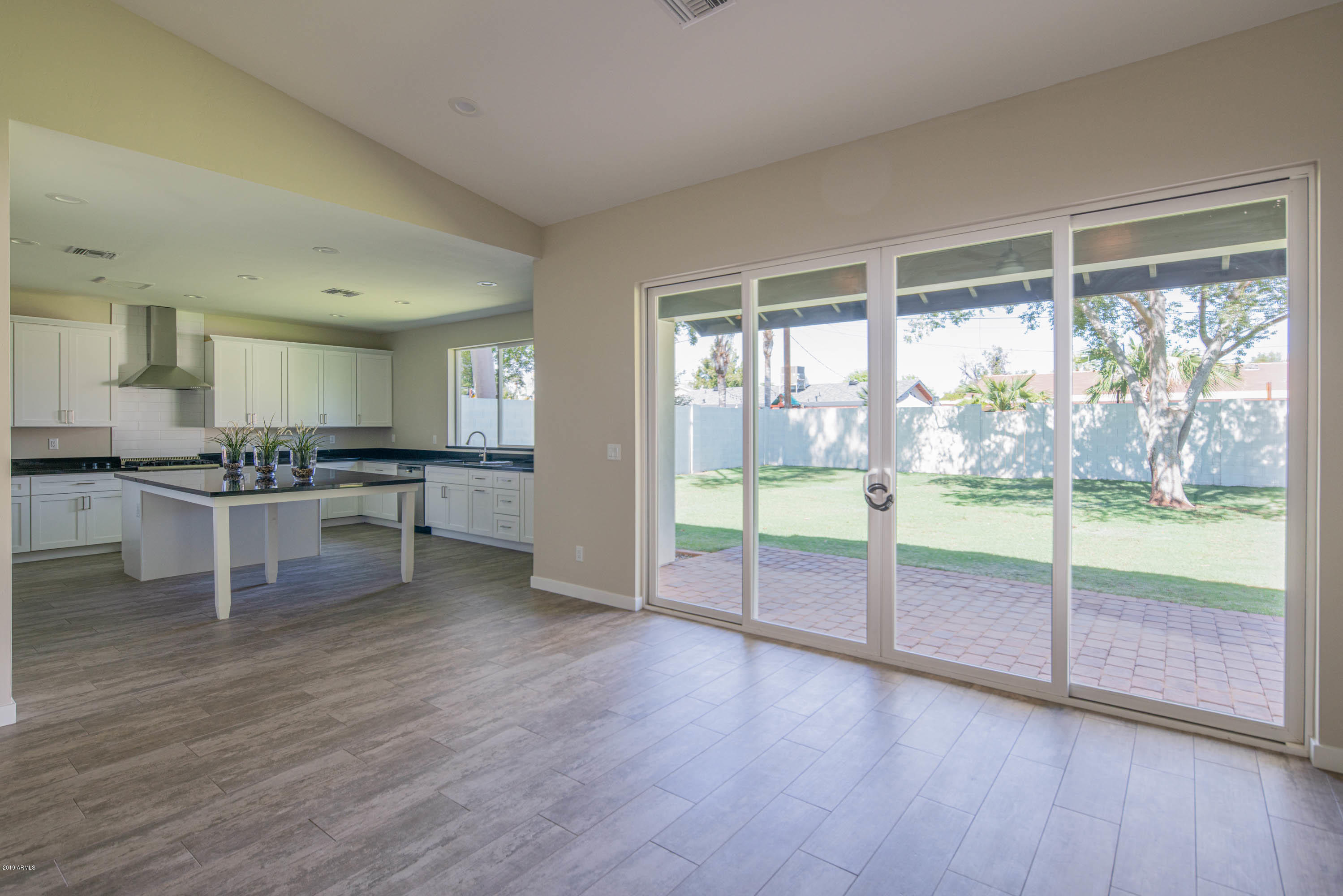 4322 East Cheery Lynn Road Phoenix, AZ 85018 - Photo 7 of 28 ecl-16