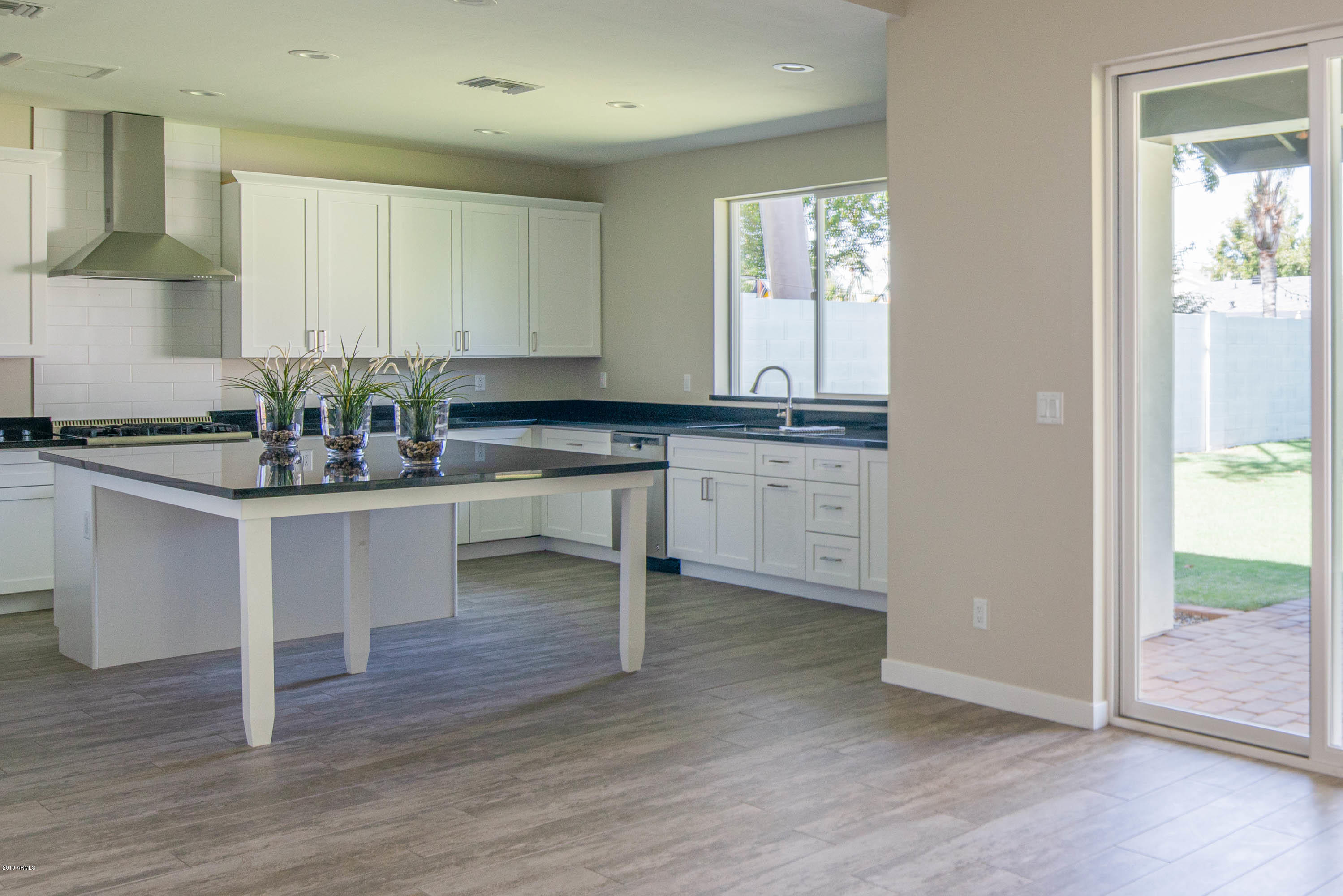 4322 East Cheery Lynn Road Phoenix, AZ 85018 - Photo 8 of 28 ecl-17