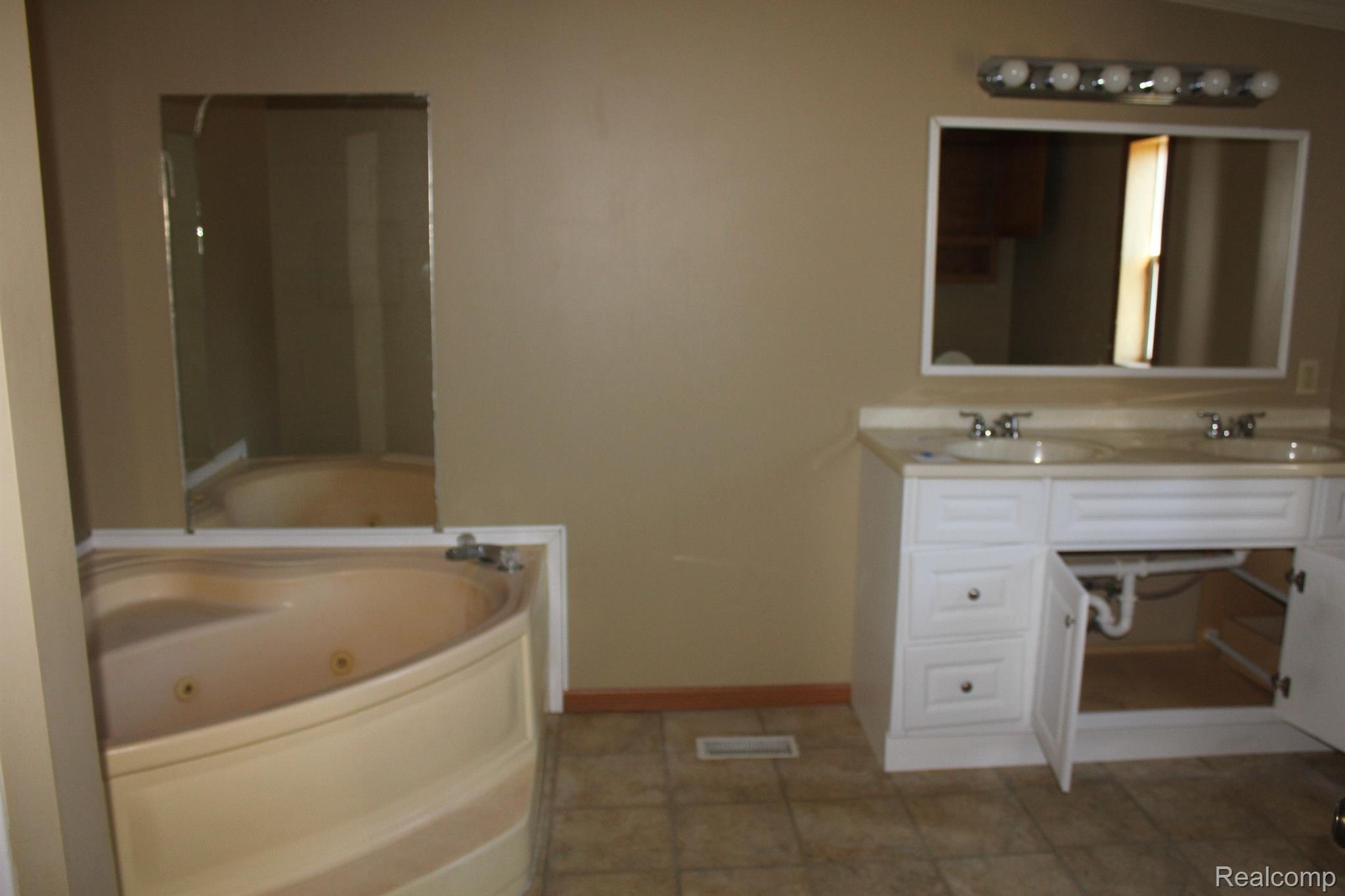 18247 E Road New Lothrop, MI 48460 - Photo 12 of 12 Gallery Image 12