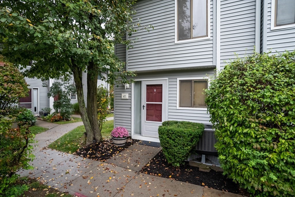 555 Russell Road, Unit G41 Westfield, MA 01085 - Photo 2 of 19