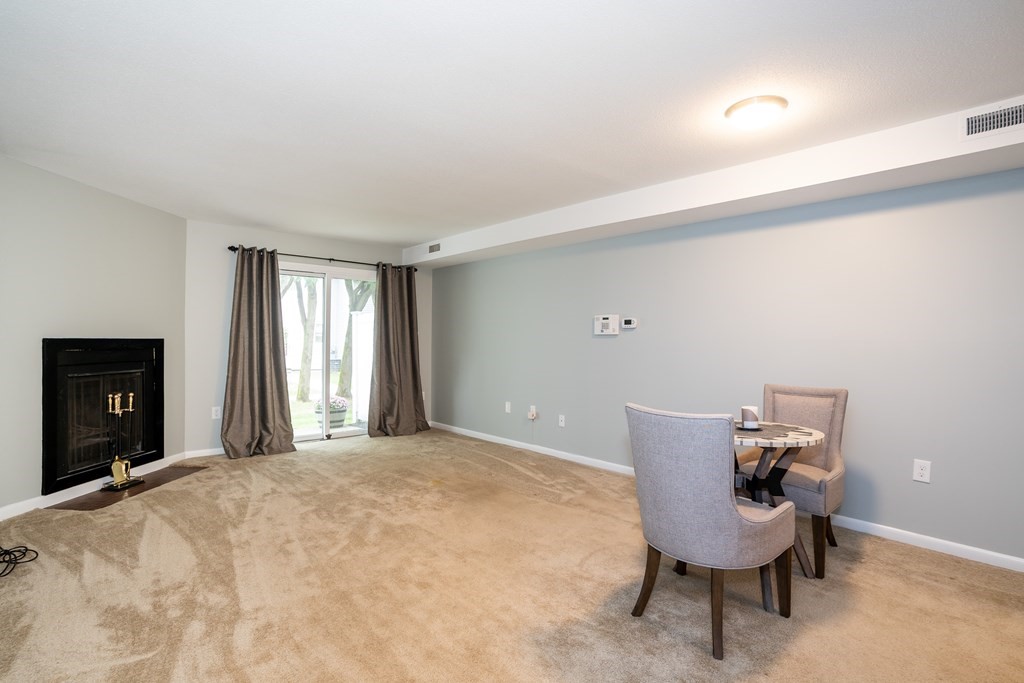 555 Russell Road, Unit G41 Westfield, MA 01085 - Photo 5 of 19