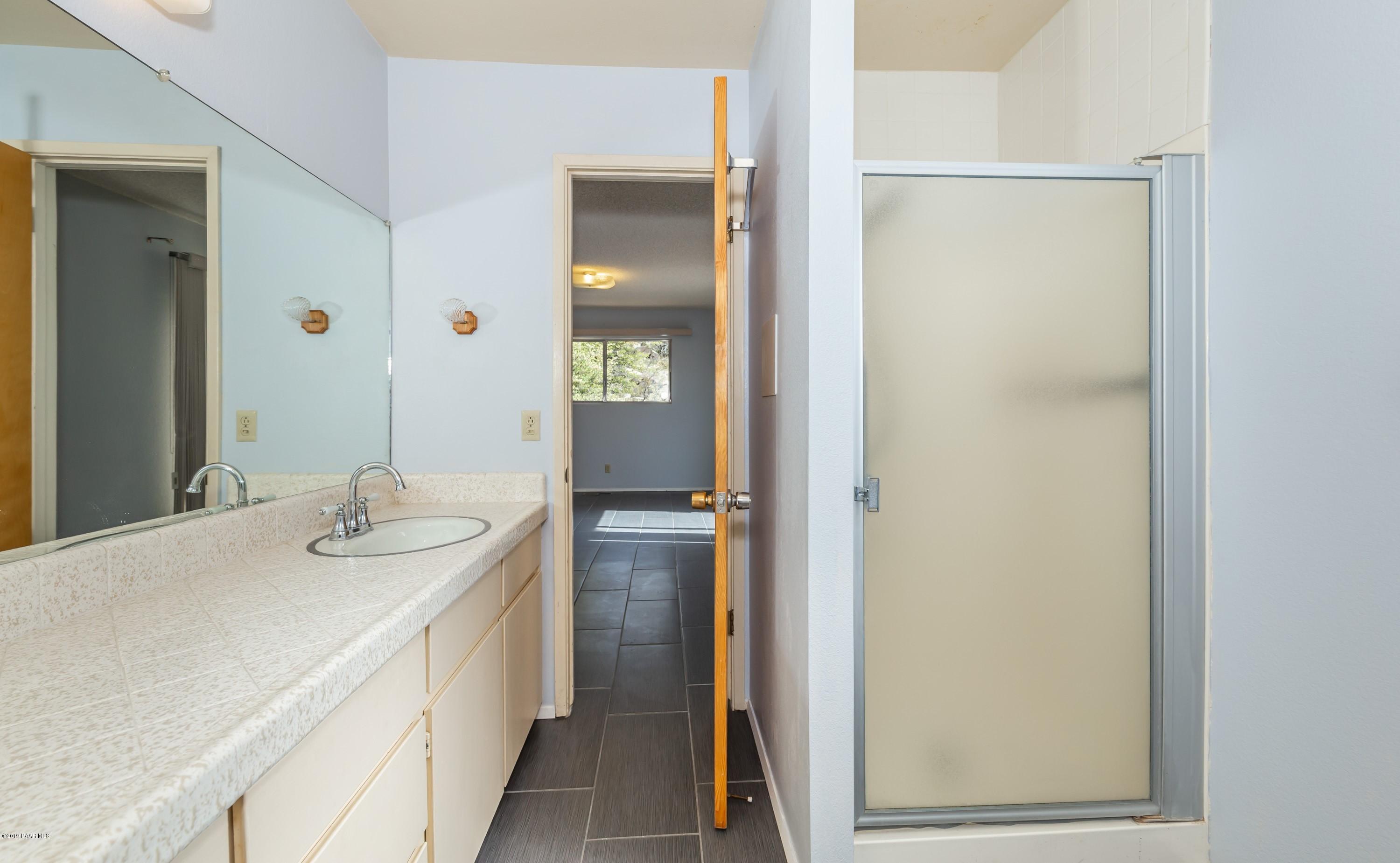 1894 Thumb Butte Road Prescott, AZ 86305 - Photo 8 of 18 Master Bathroom