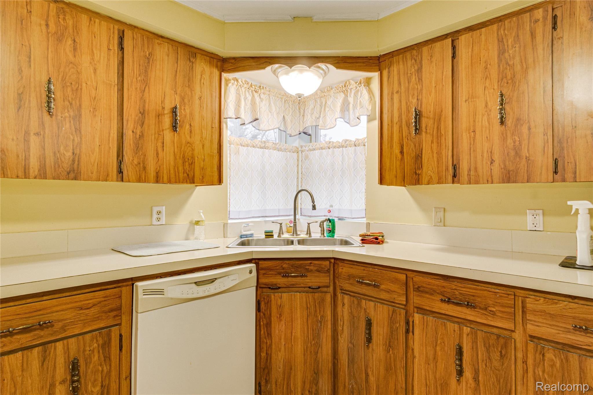 11432 North Belsay Road Clio, MI 48420 - Photo 8 of 22 Interiors (15 of 23).jpg
