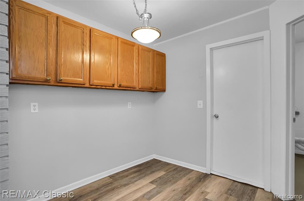 18248 Farmington Road Livonia, MI 48152 - Photo 8 of 30