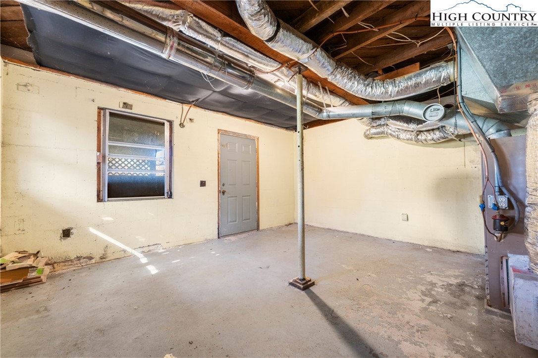 615 Sampson Road Boone, NC 28607 - Photo 33 of 36 a view of an empty room