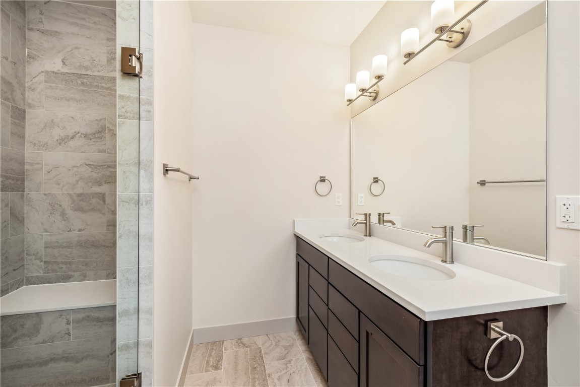 632 Montezuma Road, Unit C3 Keystone, CO 80435 - Photo 12 of 30 Primary bathroom