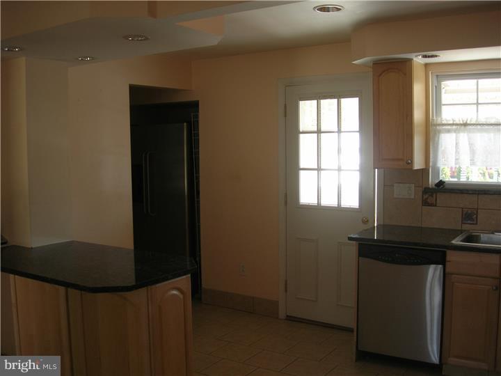 121 East Manoa Road Havertown, PA 19083 - Photo 8 of 10 Kitchen