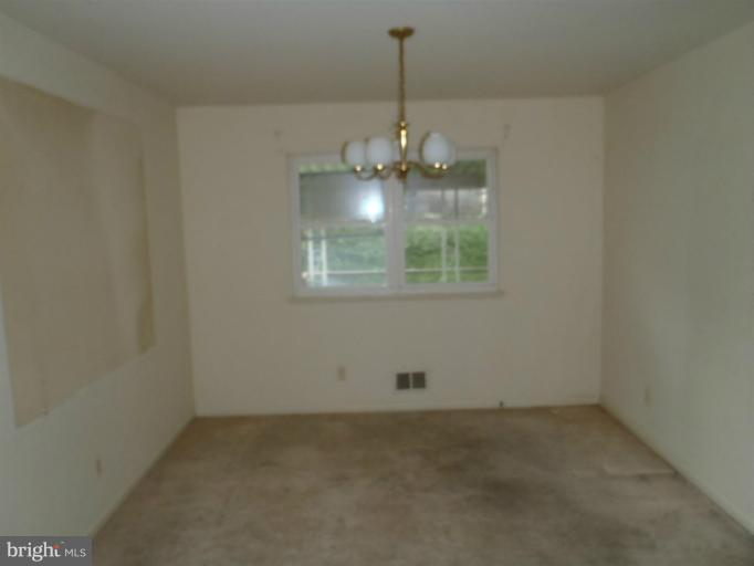 1318 Gatefield Road Catonsville, MD 21228 - Photo 12 of 14