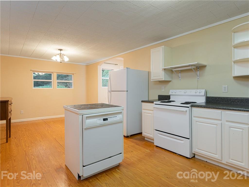 89 Sayles Town Road Fairview, NC 28730 - Photo 14 of 29 Gallery Image 14