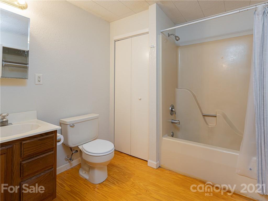 89 Sayles Town Road Fairview, NC 28730 - Photo 17 of 29 Gallery Image 17
