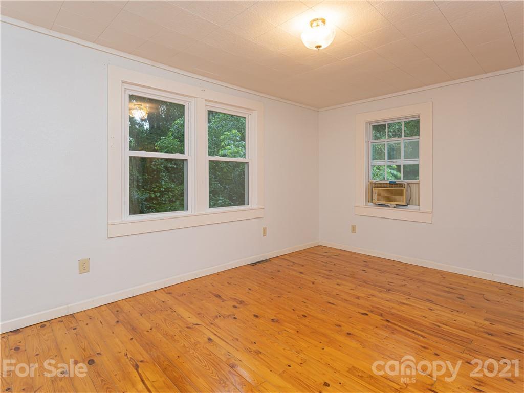 89 Sayles Town Road Fairview, NC 28730 - Photo 19 of 29 Gallery Image 19