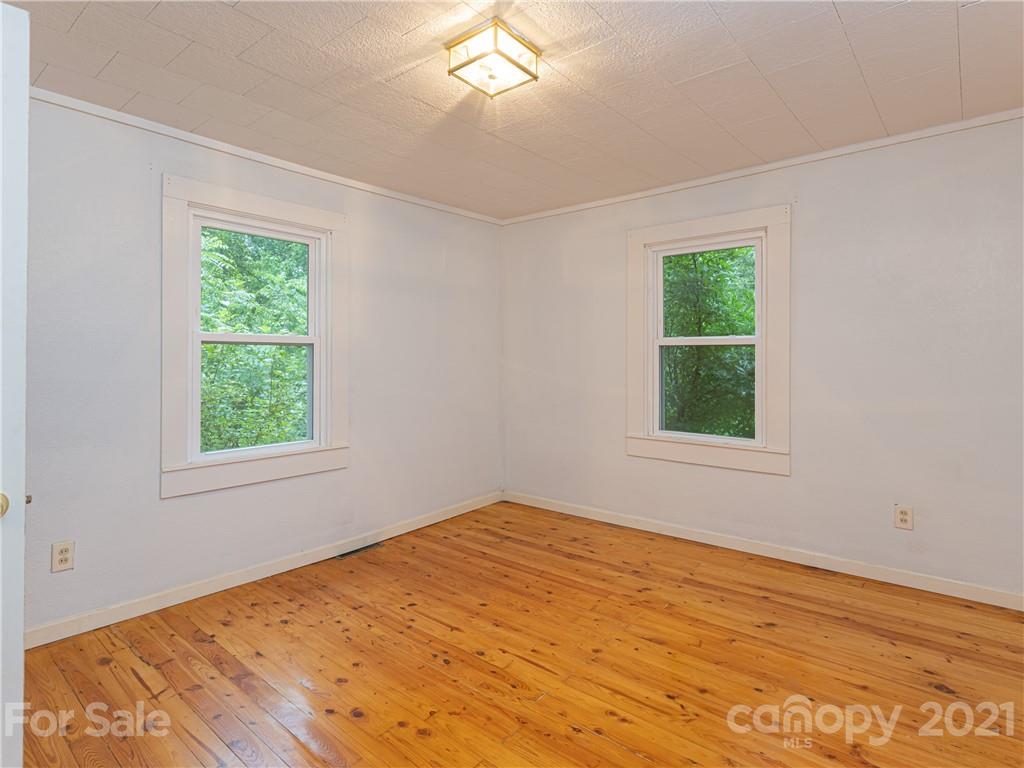 89 Sayles Town Road Fairview, NC 28730 - Photo 21 of 29 Gallery Image 21