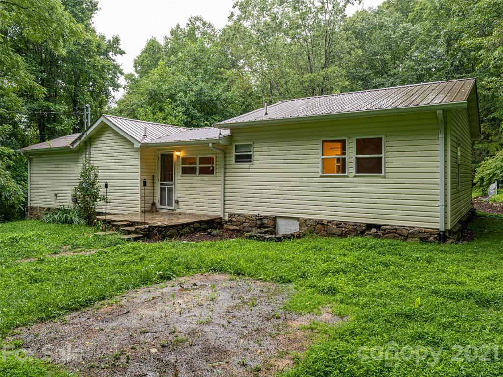 89 Sayles Town Road Fairview, NC 28730 - Photo 27 of 29 Gallery Image 27