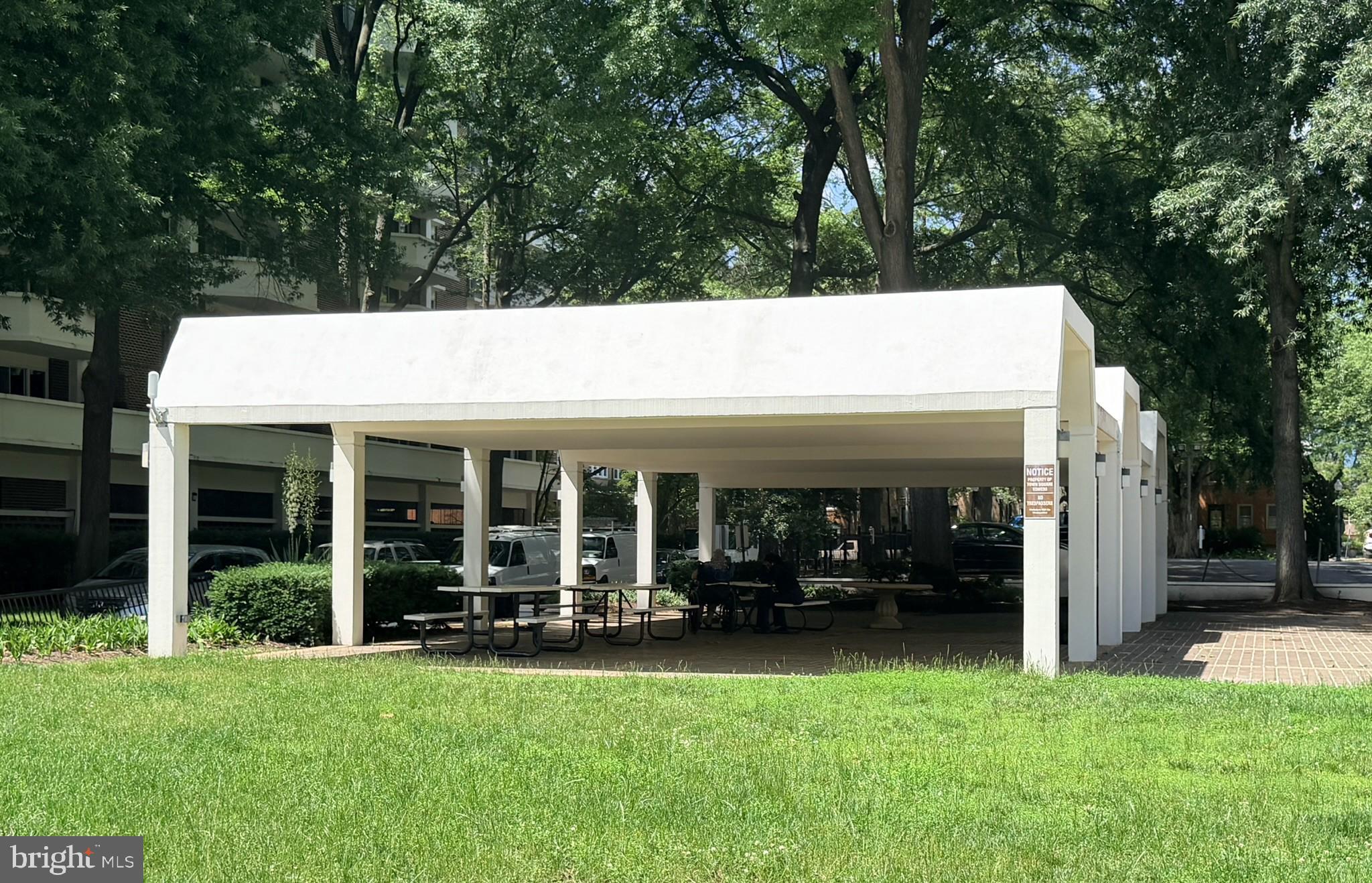 700 7th Street Southwest, Unit 810 Washington, DC 20024 - Photo 9 of 10 Covered Picnic Area