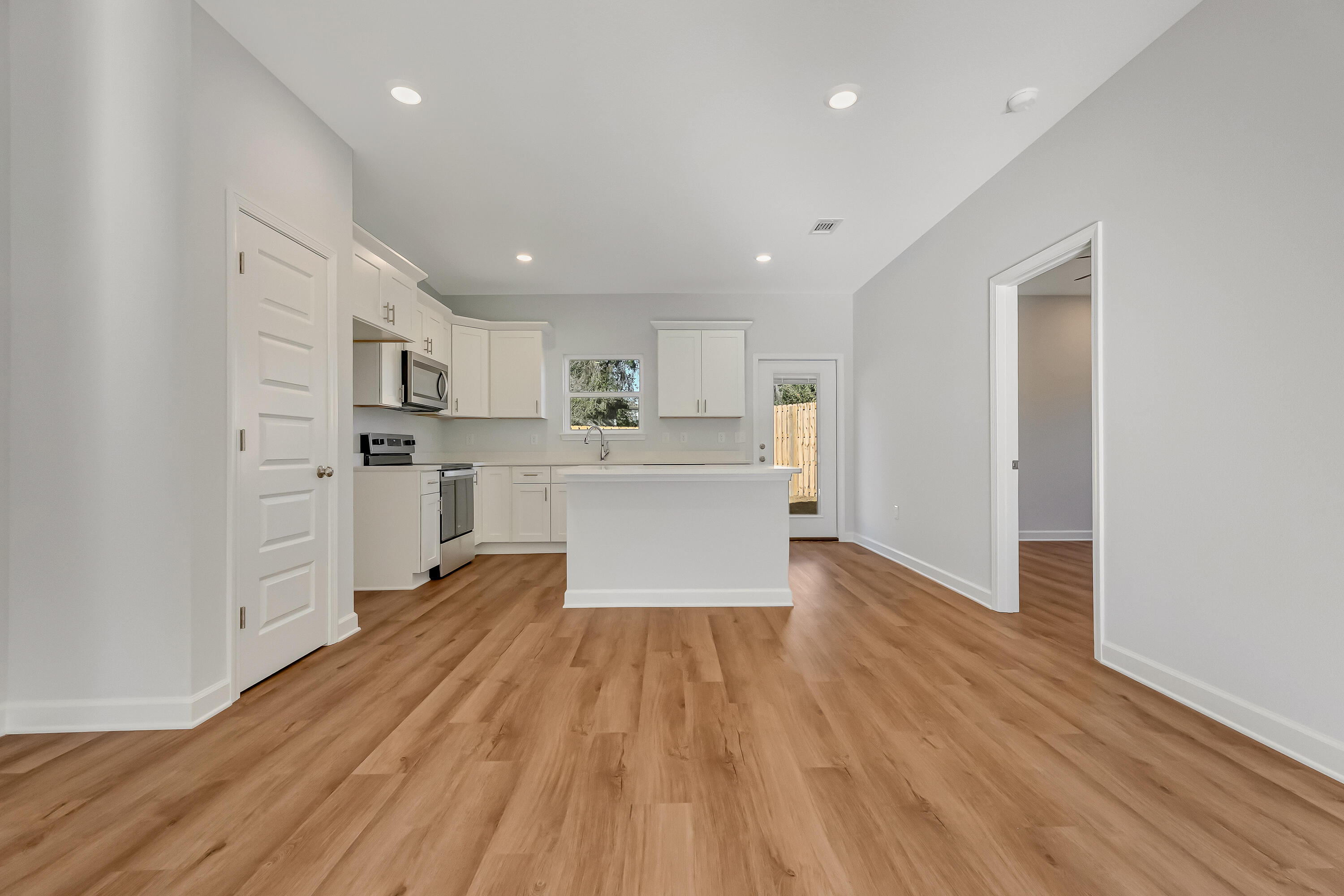 46 Shebbi Lane Freeport, FL 32439 - Photo 6 of 19 7