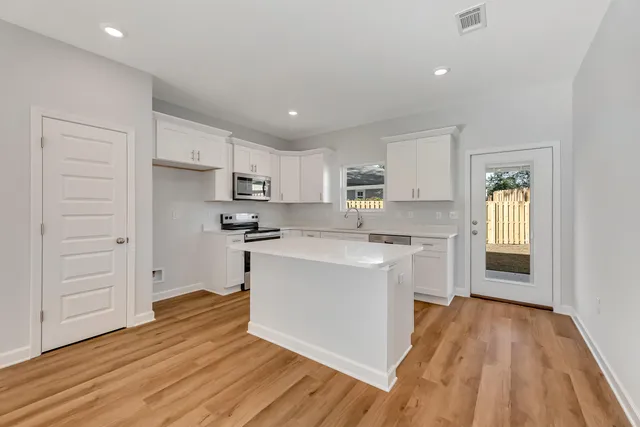 $295,000 | 46 Shebbi Lane, Freeport, FL 32439