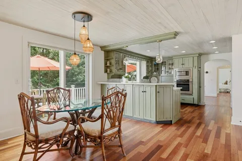 $1,350,000 | 189 Lambie Circle, Portsmouth, RI 02871