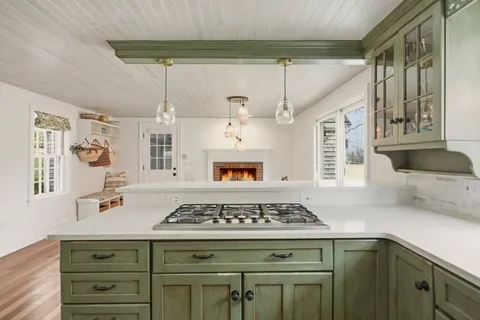 $1,350,000 | 189 Lambie Circle, Portsmouth, RI 02871