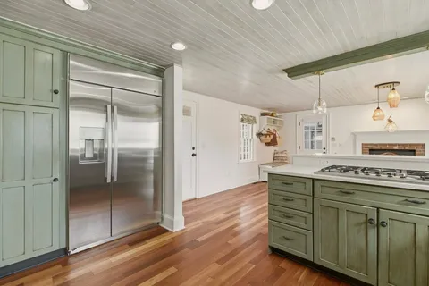 $1,350,000 | 189 Lambie Circle, Portsmouth, RI 02871