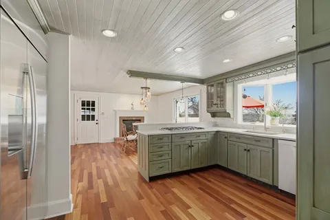 $1,350,000 | 189 Lambie Circle, Portsmouth, RI 02871