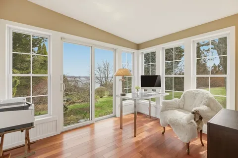 $1,350,000 | 189 Lambie Circle, Portsmouth, RI 02871