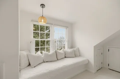 $1,350,000 | 189 Lambie Circle, Portsmouth, RI 02871