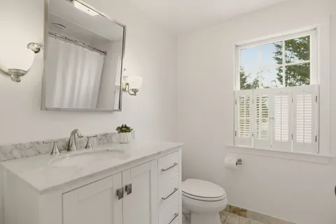 $1,350,000 | 189 Lambie Circle, Portsmouth, RI 02871